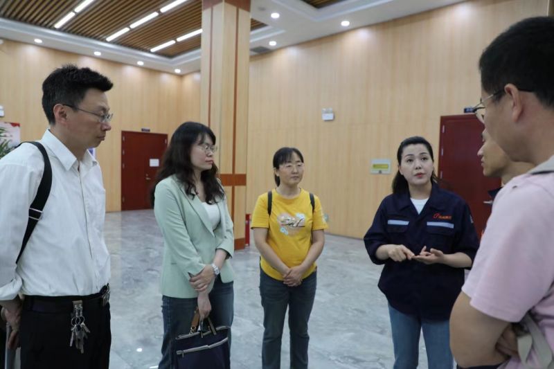 河南PP电子游戏集团与安阳工学院进行院企合作座谈会